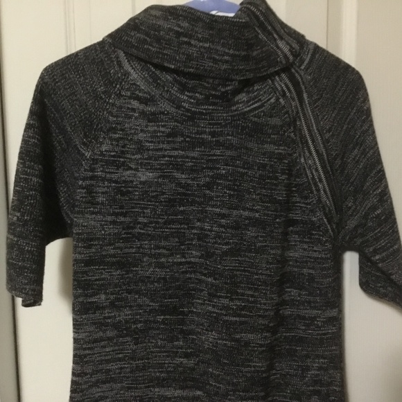 Calvin Klein Knit Zippered Shoulder (Black and Gray) size 8 - Picture 2 of 8